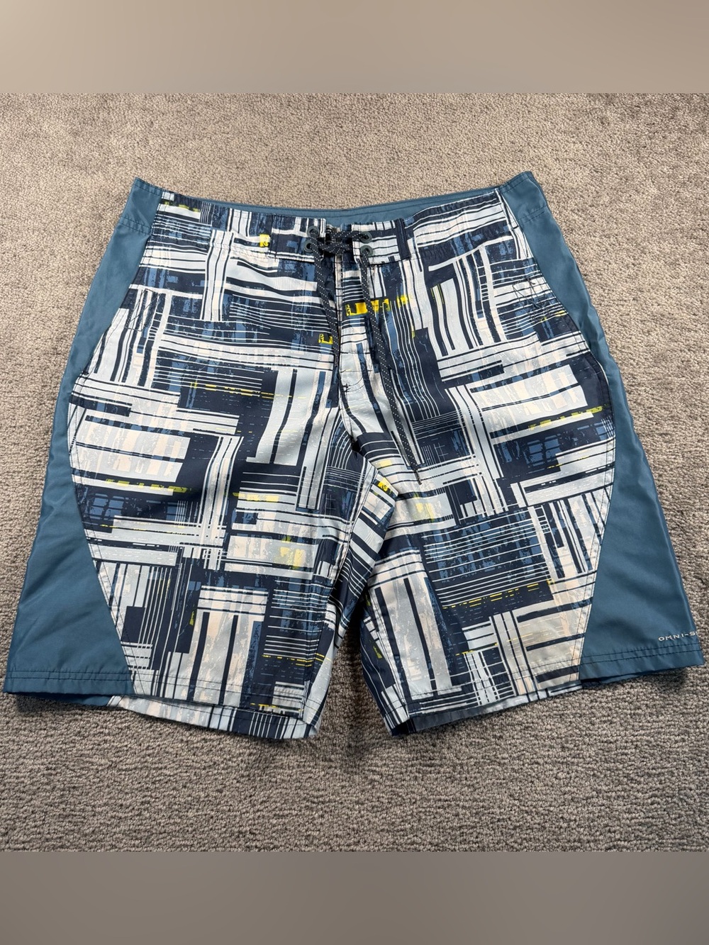 COLUMBIA Board Shorts Mens 36 Surf Cargo Zip Pocket Blue 11” Inseam geo print